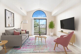 Dupont Lakes Apartments in Fort Wayne, IN - Building Photo - Building Photo