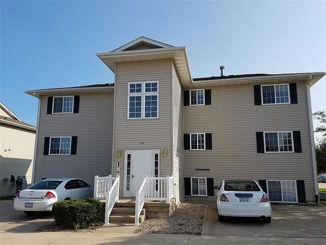 property at 740 Magnolia Ln
