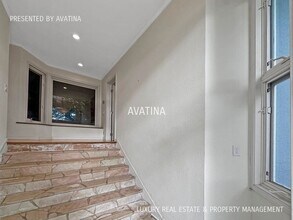 2330 Kaola Way in Honolulu, HI - Building Photo - Building Photo