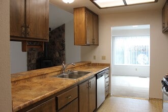 465 Pleasant Hill Ave N in Sebastopol, CA - Building Photo - Building Photo