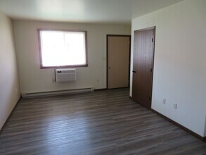 628 W State St in Hartford, WI - Building Photo - Building Photo