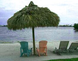 1000 Scotia Dr in Hypoluxo, FL - Building Photo