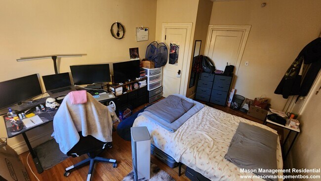 317 Saint Paul St, Unit 1 in Brookline, MA - Building Photo - Building Photo