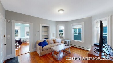 173 Rindge Ave, Unit 1R in Cambridge, MA - Building Photo - Building Photo
