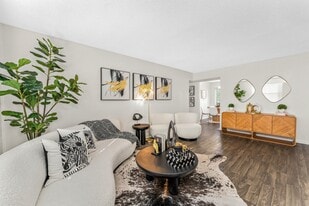The Palms at Casselberry in Casselberry, FL - Building Photo