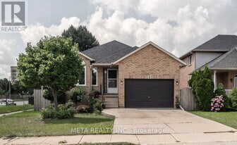 1 Resolute Dr in Hamilton, ON - Building Photo