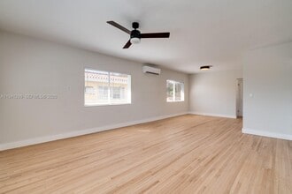 2922 S Le Jeune Rd in Coral Gables, FL - Building Photo - Building Photo