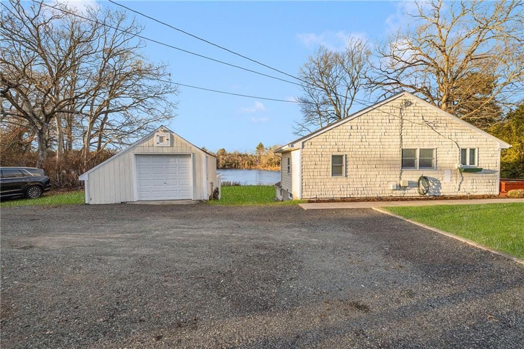 8 Pine Ln in Coventry, RI - Building Photo