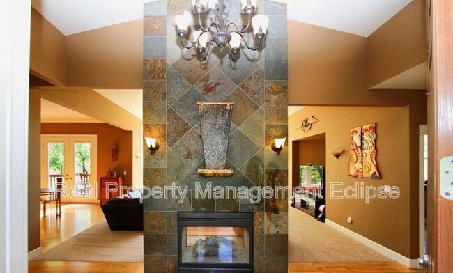 11011 NE 100th Pl in Kirkland, WA - Building Photo - Building Photo