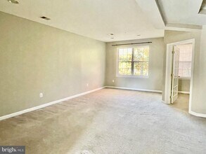 12418 Liberty Bridge Rd in Fairfax, VA - Building Photo - Building Photo