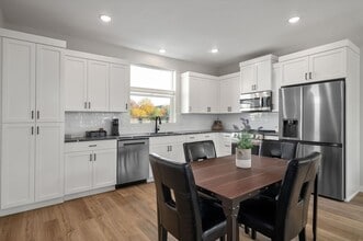 2782 Crater Ln in Newberg, OR - Building Photo - Building Photo
