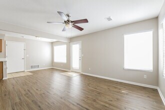 21552 E 47th Ave in Denver, CO - Building Photo - Building Photo