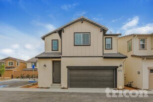 31536 Hans Dr in Menifee, CA - Building Photo