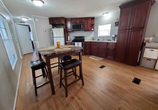 9646 St Clair Rd, Unit Room 4 in 4B4B (Private Bathroom) in Haines City, FL - Building Photo - Building Photo