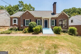 208 Shadowmoor Dr in Decatur, GA - Building Photo