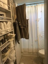 290 Sunrise Dr in Key Biscayne, FL - Foto de edificio - Building Photo