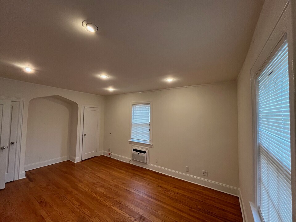 21015 34th Rd in Bayside, NY - Building Photo
