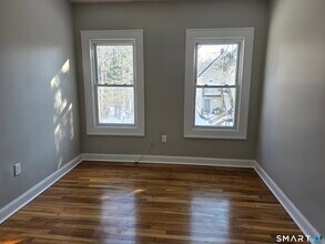 250 Bassett St in New Haven, CT - Building Photo - Building Photo