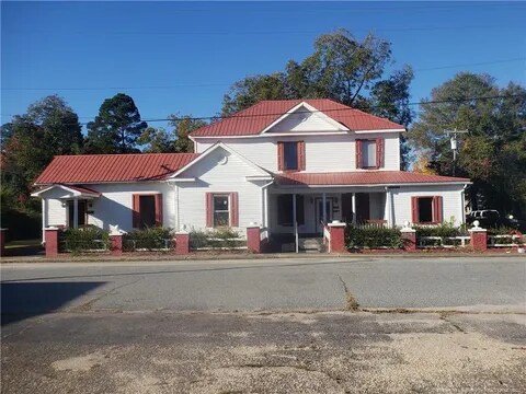 201 W Clinton St in Roseboro, NC - Building Photo