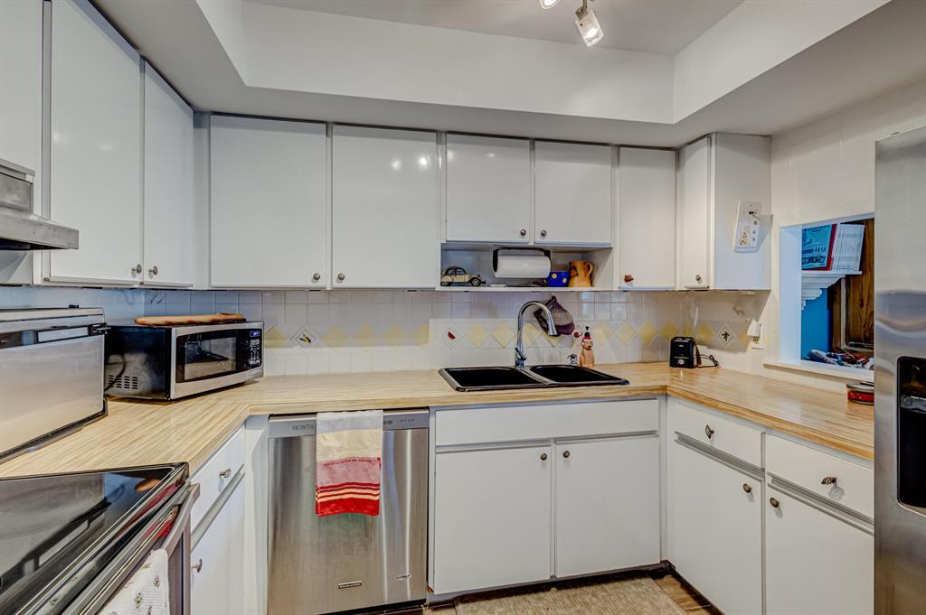 9070 Green Meadows Way in Palm Beach Gardens, FL - Building Photo