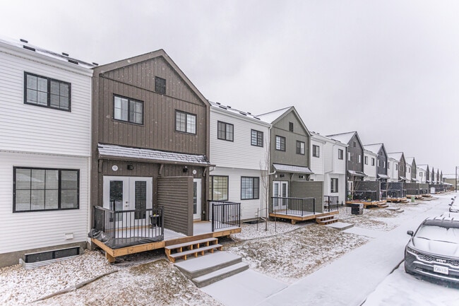 Cahsman Crescent Townhomes