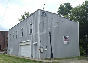 465 E Washington St in New Castle, PA - Building Photo - Building Photo