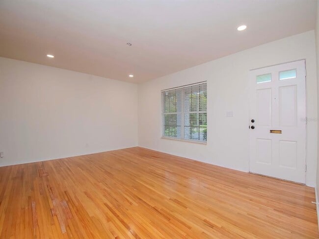 4009 W Zelar St in Tampa, FL - Foto de edificio - Building Photo