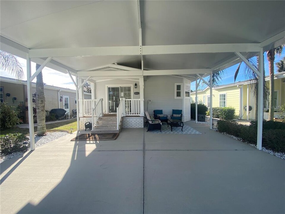 29211 CUTTER Ln in Leesburg, FL - Foto de edificio