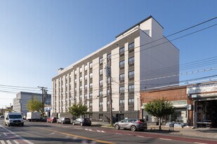 1039 E Gun Hill Rd in Bronx, NY - Building Photo