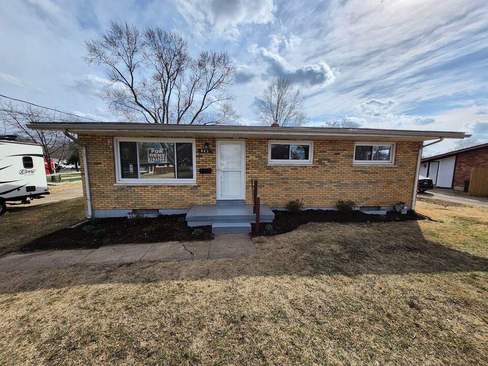 843 Southwind Dr in Fairfield, OH - Foto de edificio