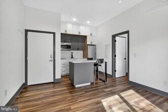 1935 E Hazzard St in Philadelphia, PA - Foto de edificio - Building Photo