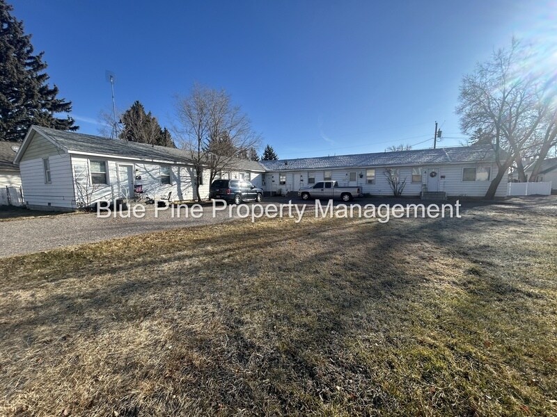 570 N Maple St in Blackfoot, ID - Foto de edificio