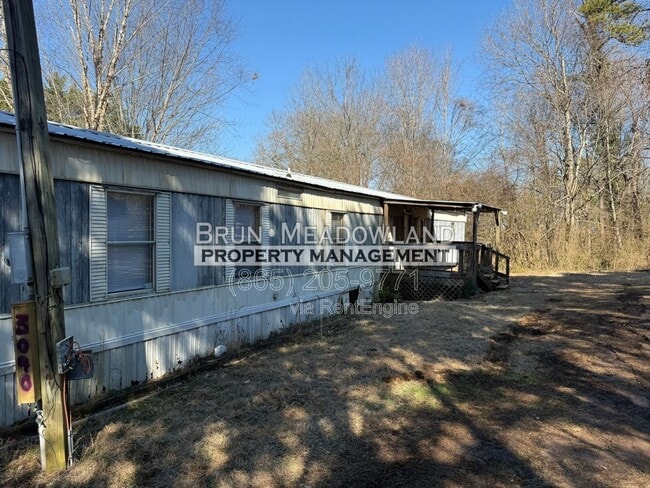 3040 Samples Rd in Louisville, TN - Building Photo - Building Photo