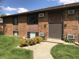 509 Jenkran St, Unit #5 in Morrison, IL - Building Photo