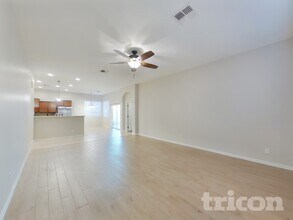 9474 W Pineveta Dr in Arizona City, AZ - Foto de edificio - Building Photo