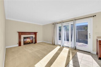 9862 Dragon Cir in Huntington Beach, CA - Building Photo - Building Photo