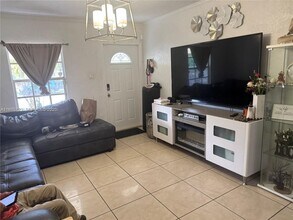 1178 NW 105th Terrace in Miami, FL - Building Photo - Building Photo