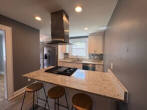 10 Charlotte St in Greenville, SC - Building Photo - Building Photo