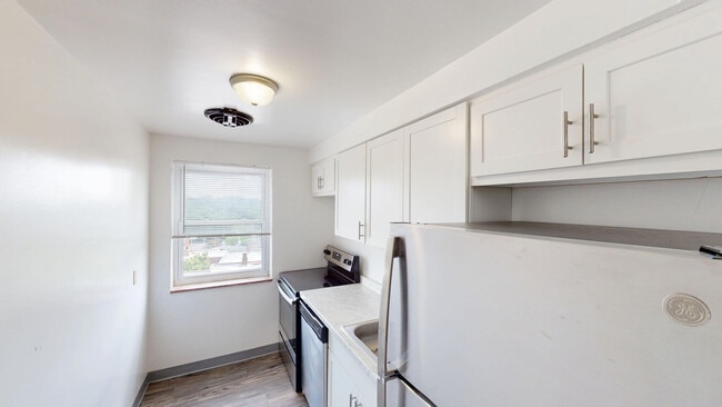 Lebanon Vue in Pittsburgh, PA - Building Photo - Building Photo