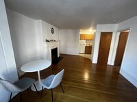 379 Marlborough St, Unit 3 in Boston, MA - Building Photo - Building Photo