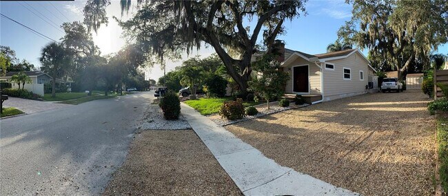 1832 Worrington St in Sarasota, FL - Building Photo - Building Photo
