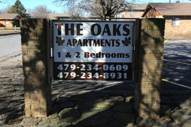 The Oaks in Springdale, AR - Foto de edificio - Building Photo