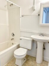 803 W Edwards St, Unit B in Springfield, IL - Foto de edificio - Building Photo