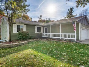 987 Fairledge St in Lake Orion, MI - Building Photo - Building Photo