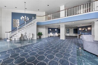 2112 Acacia Park Dr in Lyndhurst, OH - Building Photo - Building Photo