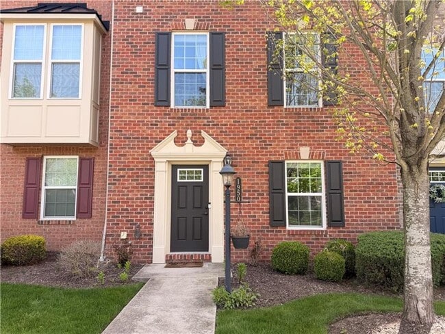property at 1950 Georgetown Dr