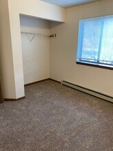 1703 University Dr SE in St. Cloud, MN - Building Photo - Building Photo