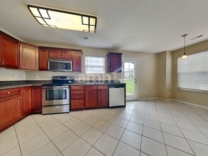 4624 Aylesbury Dr in Knoxville, TN - Foto de edificio - Building Photo