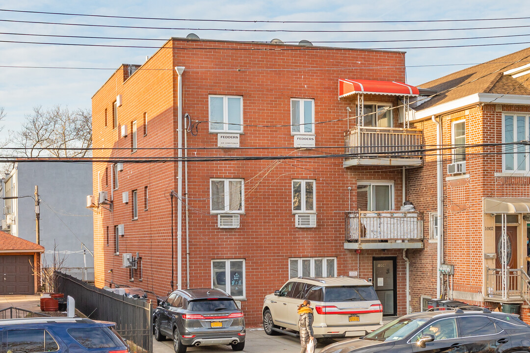 1006 65th St in Brooklyn, NY - Foto de edificio