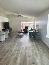 4025 Pine Ridge Ln in Weston, FL - Building Photo - Building Photo
